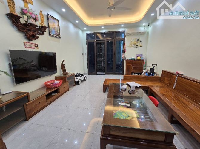 NHÀ ĐẸP HÀ TRÌ - HÀ ĐÔNG , NGÕ NÔNG - GẦN PHỐ , FULL NỘI THẤT , 38M2 - 4 TẦNG - GIÁ 6.8 TỶ - 1