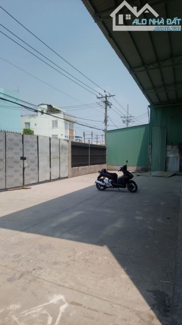 NHÀ XƯỞNG MẶT TIỀN ĐƯỜNG CONTAINER ĐUA- 1.300M ( GẦN FULL THỔ) XƯỞNG 2 TẦNG FULL XƯỞNG - 1