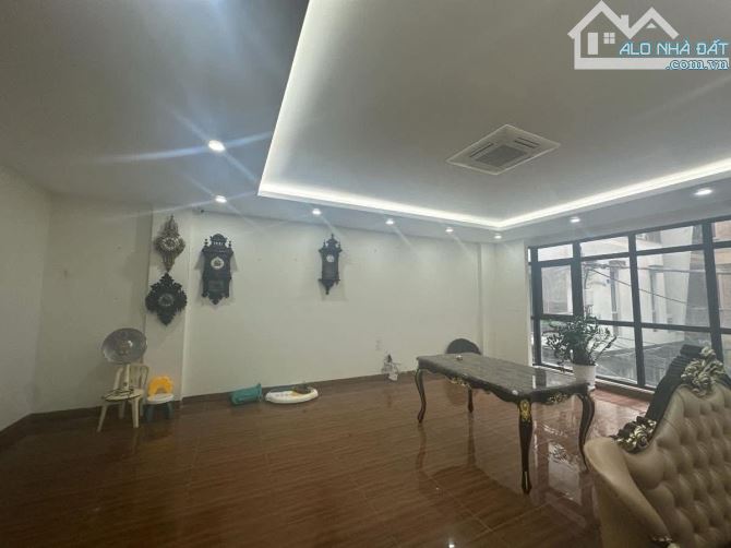 Lạc Long Quân, DT 65M2x7T, MT 5.6M, giá 38 tỷ  THANG MÁY - OTO ĐỖ CỬA - 2 THOÁNG VĨNH VIỄN - 1