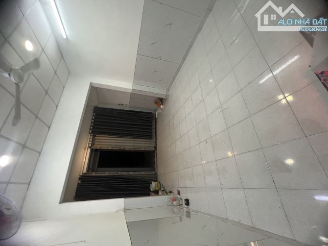 Nhà nguyên căn đường Thạnh Xuân 24- DT 4x22 trệt lửng 3pn giá 5,5 tr - 1