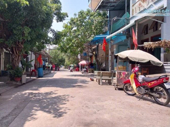 Đất THỔ CƯ đường BÙI VĂN NGỮ phường HIỆP THÀNH, Q12, dt 176,9m2(8,9m x 21m),đường 8m - 1