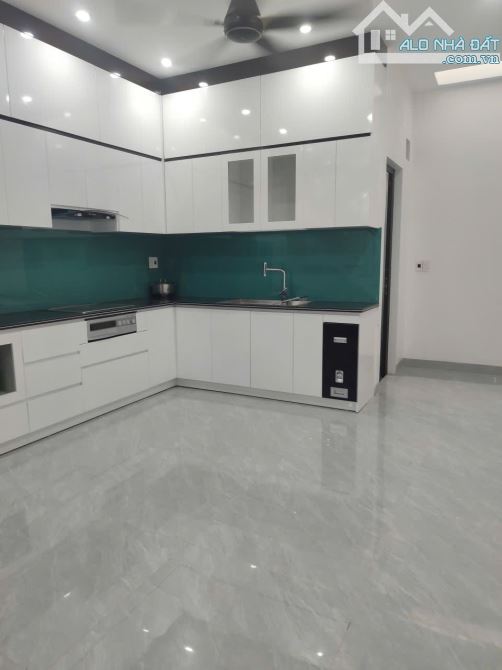 Bán nhà 3,5 tầng xây độc lập, sân cổng riêng tuyến 2 đường Thiên Lôi, dt 67m2 mt 4,1m - 1