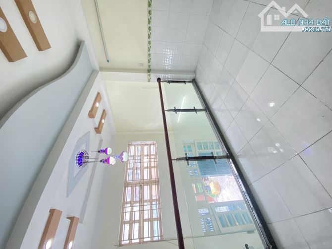 Bán nhà NGUYỄN TƯ GIẢN, Hẻm 5m, 3.5 Tầng , Mái Đúc, 4 Phòng Ngủ, 4 Tỷ x - 1
