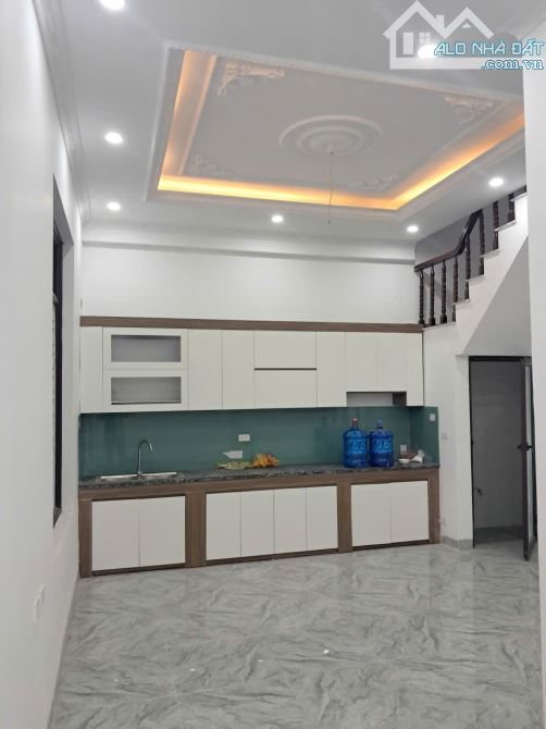 Bán nhà 4 tầng Đông Mỹ, khu trung tâm, ô tô đỗ cổng, 55m2, giá 5.45 tỷ - 1