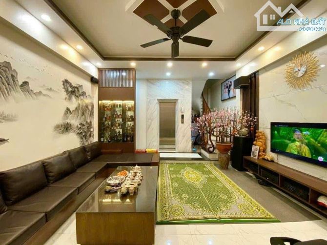 Cho thuê nhà Nguyễn Chính, vừa KD on kết hợp ở gđ, 5 tầng x 45m2, thang máy, 16 triệu/th - 1