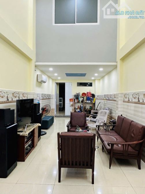 HẺM NHỰA OTO - HOÀNG HOA THÁM - P.NHUẬN - 68M2 - 4 TẦNG - 7.X T.Ỷ TL - 1