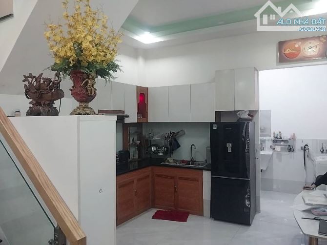Bán nhà 2 tầng mới đẹp - 45m2 (4x12) - Hẻm xe hơi thông - gần Kim Đồng - chỉ hơn 4 tỷ - 1