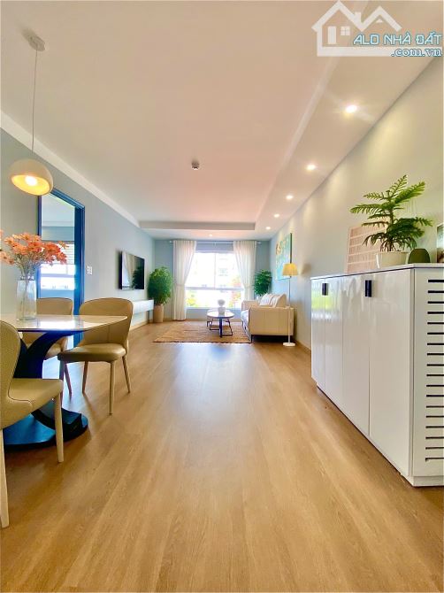 Chuyển nhượng căn góc 2 phòng ngủ với view sân vườn - 1