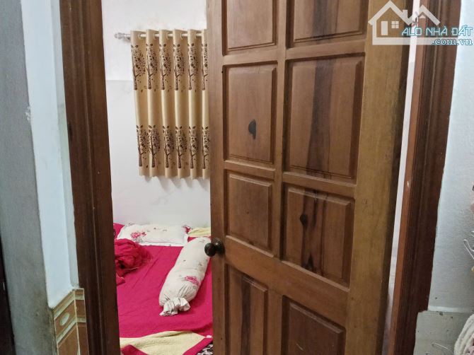 ♪ Nhà sát Nguyễn Tất Thành đoạn Xuân Hà, 160m2, mê lửng, sân vườn, 3.x tỷ - 1