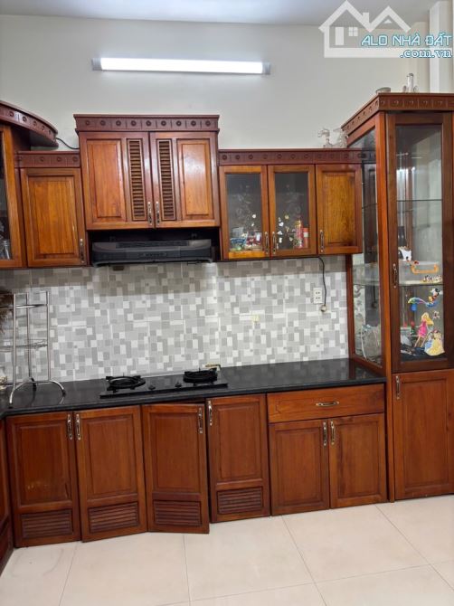Nhà Gò Vấp 3 tầng BTCT hẻm xe hơi 5m 150m2 sử dụng đường Phạm Văn Chiêu Phường 14 - 14