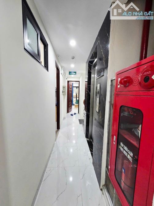 BÁN TÒA CCMN 29 PHÒNG QUAN HOA  CẦU GIẤY 90m MT 6m 7 TẦNG THANG MÁY 27 TỶ - 14