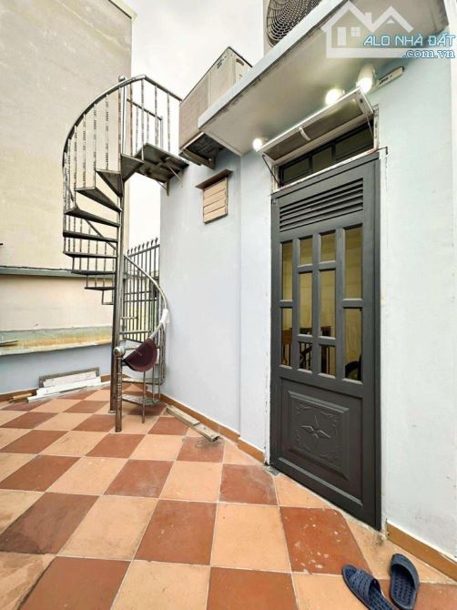 Trung tâm Q3, chủ nhà qua Mỹ định cư. Vài ebước ra phố Nguyễn Đình Chiểu. 50m2. Nhỉnh 8 tỷ - 16