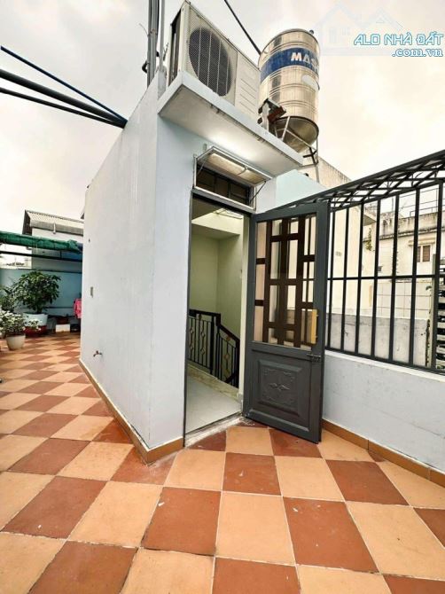 Trung tâm Q3, chủ nhà qua Mỹ định cư. Vài ebước ra phố Nguyễn Đình Chiểu. 50m2. Nhỉnh 8 tỷ - 17
