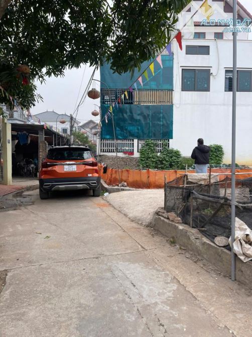 Liên Ninh- Giáp Đấu Giá- Trường Học - 2