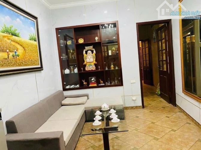BÁN NHÀ PHÂN LÔ CHÙA LÁNG, ĐỐNG ĐA - 60M² x 3T THANG MÁY - GẦN PHỐ - Ô TÔ ĐỖ - GIÁ 16.8 TỶ - 2