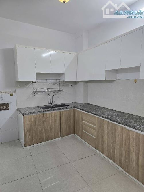 Nhà 4 tầng không LG 1/ Đồng Xoài ngay Cộng Hoà - Nhà Ga T3 chỉ 6.6 tỷ - 2