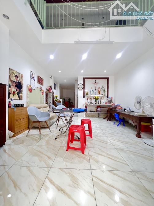 Giảm 4 TỶ BÁN GẤP nhà Hẻm xe hơi Khu Bàu Cát Đ, Phạm Phú Thứ 82m2 5❌17m 5 Tầng còn 11.2 tỷ - 2