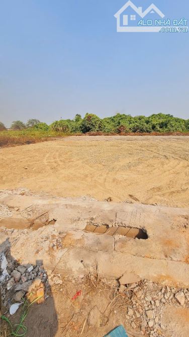 Bán 1HA đất tại mặt đường Nguyễn Khoái mặt tiền 200m giá đầu tư. - 2