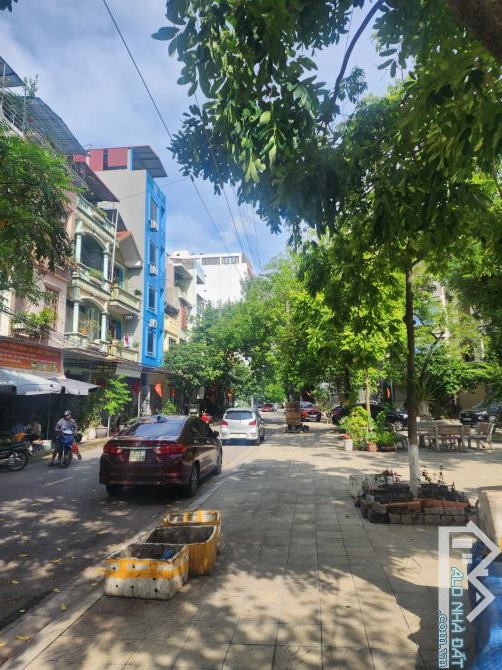 Bán lô  khu 10 nhìn vườn hoa thôg 2 đầu dt 76.5m mt 4.5m giá 12.5 tỷ - 2