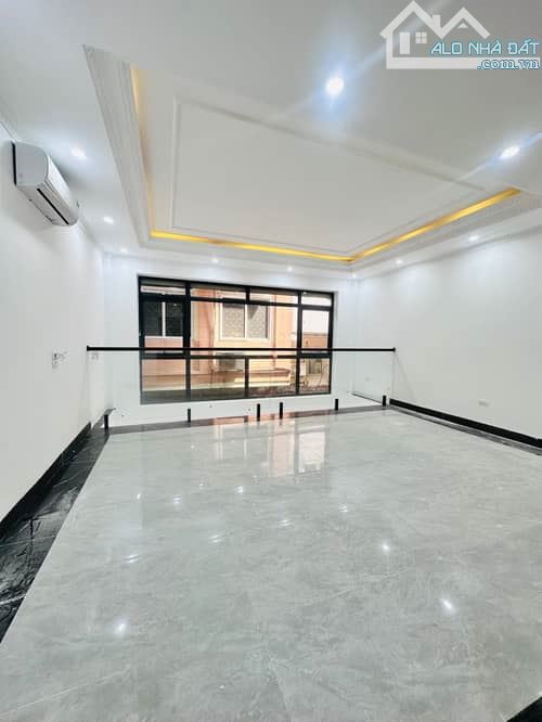 SIÊU PHẨM THANH XUÂN -PHÂN LÔ BÀN CỜ Ô TÔ 7 CHỖ QUA - DT 48M X 8 TẦNG THANG MÁY  - MT 5,5M - 2