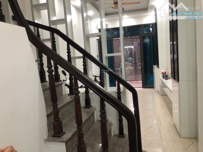 Bán nhà Vũ Tông Phan ngõ ô tô KD, 36m2, 5 tầng mới giá nhỉnh 9tỷ. Nội thất full, 2 mặt th - 2