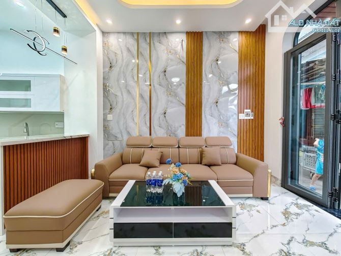 nhà 1 trệt 1 lầu mới hiện đại full nội thất hẻm 311 nguyễn văn cừ, lộ ô tô - 2