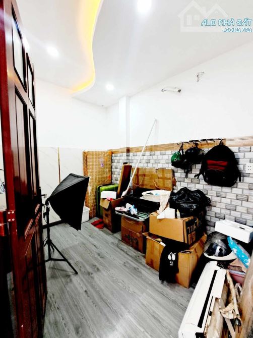 Nhà mới, hẻm ô tô thông, gần Cầu Vượt Lê Trọng Tấn, 4.6 tỷ - 2