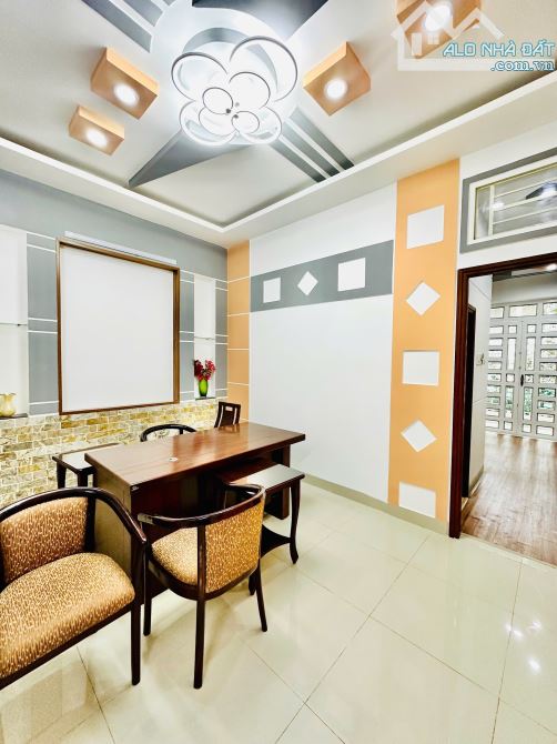Bán nhà 1 trệt 2 lầu đường Lê Chân, TPCT - 2