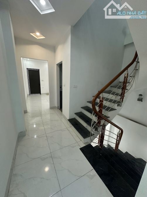 Nhà 4 Tầng xây độc lập Vân Côn - Cách ĐLộ Thăng Long chỉ 1km - Giá Siêu rẻ-Chỉ 3.55T - 2