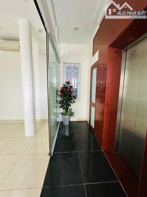 Tòa Văn Phòng Lô Góc Siêu Đỉnh Tại Trần Duy Hưng chủ muốn bán - 2