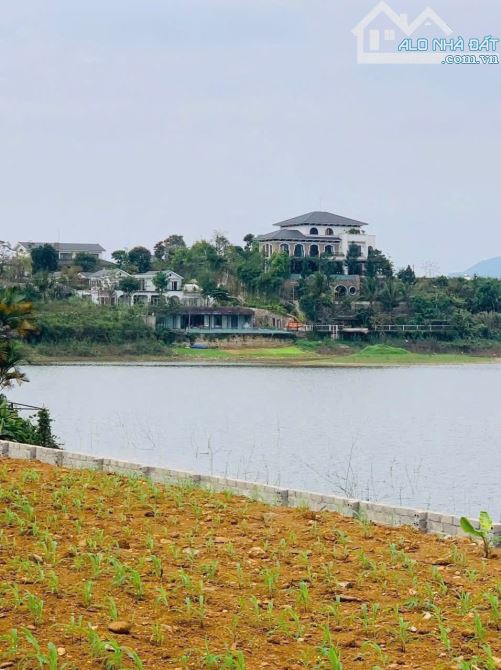 BÁN 1300m ĐẤT NGHỈ DƯỠNG BÁM MẶT HỒ ĐỒNG CHANH - 2
