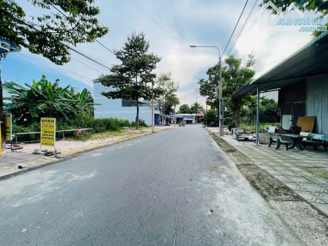 Bán lô TDC Tân Biên sổ sẵn gần nhà thờ Hà Phát.Diện tích: 4.5 x 18.1m (81m2) 👉Pháp lý: sổ - 2