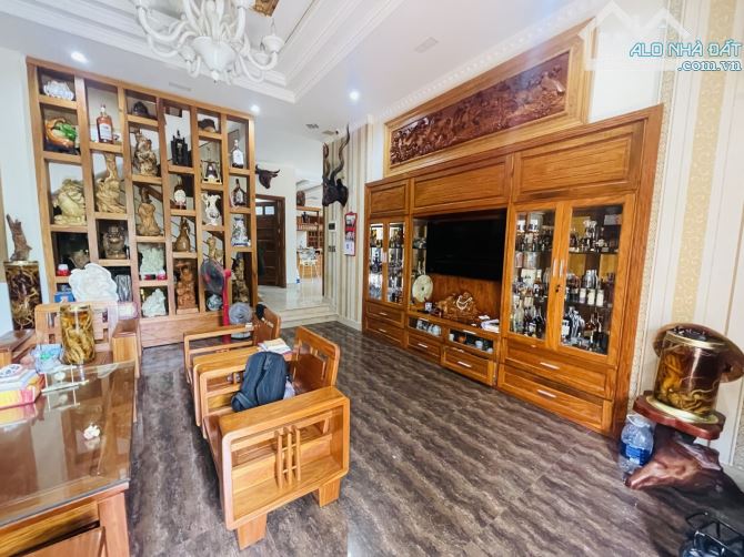 ✨🏡 BIỆT THỰ SÂN VƯỜN 3 TẦNG – LÔ GÓC 2 MẶT TIỀN SÁT BIỂN – 360M² – CHỈ 24 TỶ ✨ - 2
