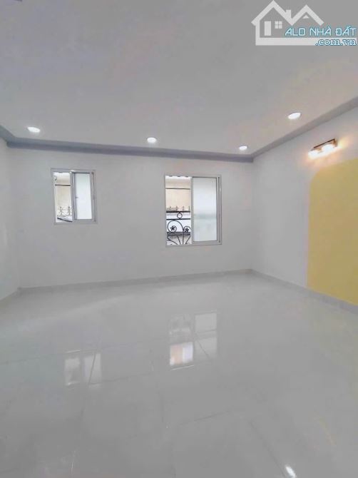 GẦN AEON TÂN PHÚ - NHÀ ĐẸP 3 TẦNG - 4 x 4,5M - NHỈNH 2 TỶ - HẺM 2M - 2