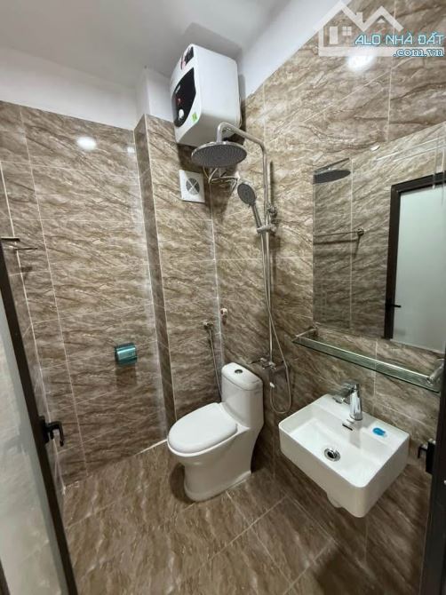 Cực hott!Bán nhà 42m,4t tại Lê Lợi,Hà Đông ngõ ô tô đánh võng chỉ 8t - 2