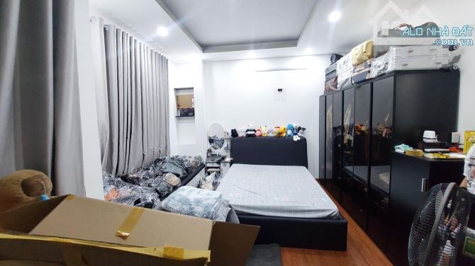 Chủ cần bán nhà ngõ OTO 195 TTT.Q4. 57m2. Giá 5,4 tỷ - 2