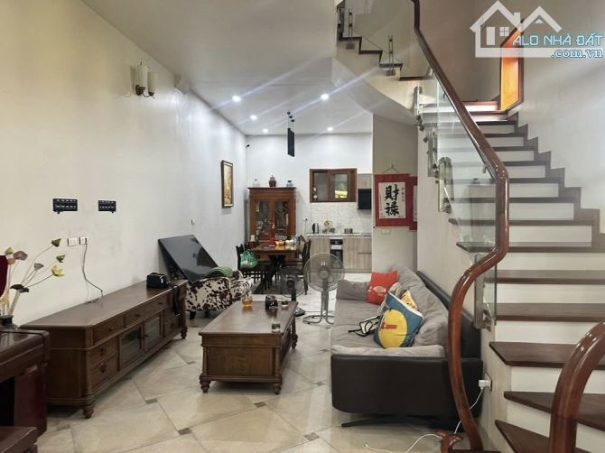 Vợ chồng anh Đức cần bán nhà 38m,5t tại Bế Văn Đàn,HĐ,ô tô đỗ cửa chỉ 8t - 2