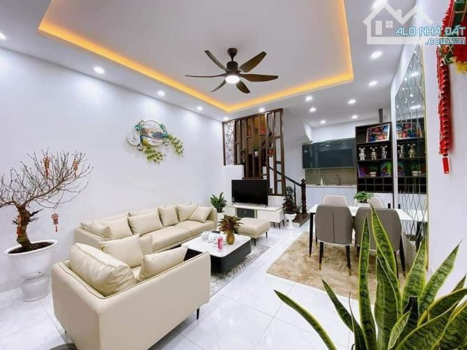 Nhà Mặt ngõ minh khai Đối diện Times city ô tô vào nhà DT 55m2x5T thang máy full nội thất - 2