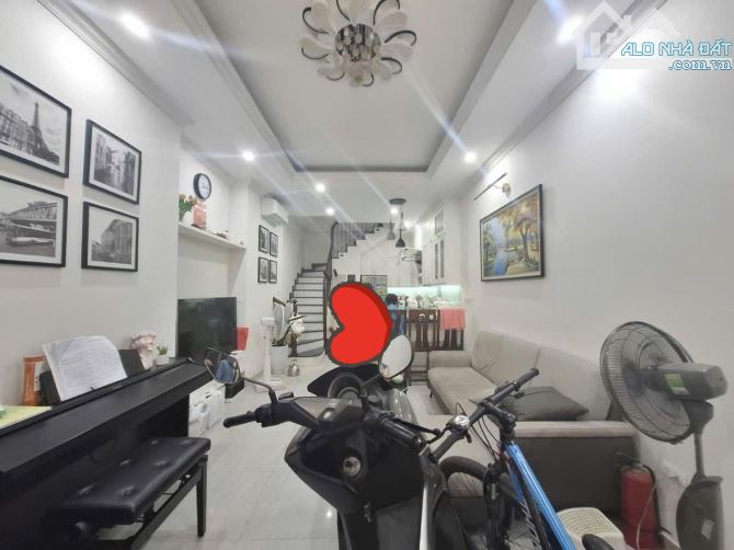 BÁN GẤP GIÁ RẺ NHẤT KHU! NHÀ PHỐ KHƯƠNG TRUNG, VÀI BƯỚC CHÂN RA PHỐ 44M2*4T GIÁ NHỈNH 13TỶ - 2