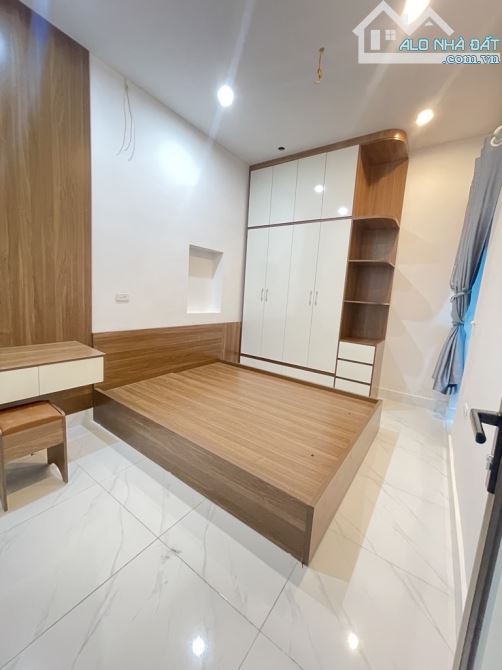 NHÀ BÁN-VĂN CHƯƠNG-LÔ GÓC -GẦN HỒ –5 TẦNG-28/35M2-MT 8M :GIÁ CHỈ  7 TỶ - 2