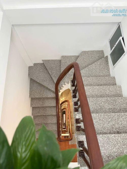 Bán nhà phố giáp nhị 32m2 4 tầng còn mới – vài bước ra ô tô-  giá 6.75 tỷ - 2
