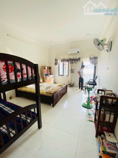 BÁN NHÀ Q12 GẦN TÔ NGỌC VÂN-61M² 3 TẦNG-ĐƯỜNG TRƯỚC NHÀ 6 MÉT-GIÁ 5 TỶ. - 2