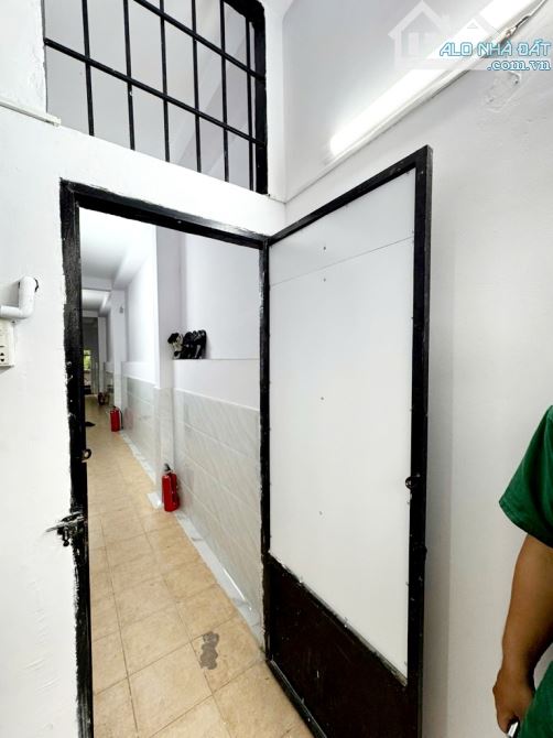 BÁN SIÊU PHẨM CHDV 30TRIỆU/THÁNG –ĐẦU ĐƯỜNG SỐ 7 TÊN LỬA –ĐƯỜNG 12M–KHÔNG LG–3TẦNG*14PHÒNG - 2