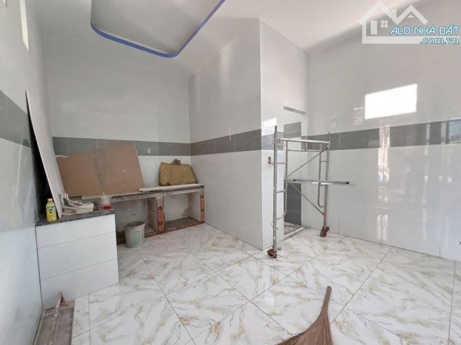 Nguyễn Hữu Trí - chợ đệm - Bình Chánh  Đang Hoàn Thiện 90% ♥️  Chính Chủ Gửi Bán Mặt Tiền - 2
