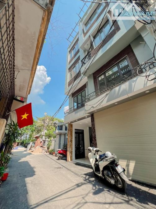 NHÀ NGÕ 2 ĐƯỜNG HOÀNG LIỆT. LINH ĐÀM. 60M2 - 5 TẦNG. THANG MÁY. Ô TÔ ĐỖ CỬA.