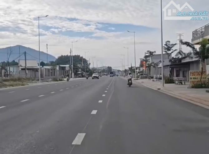 Bán Đất mặt tiền đường S ( Võ Nguyên Giáp)  - TP Phú Mỹ - 2