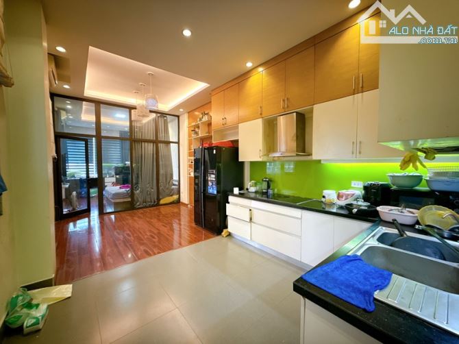 Bán liền kề làng Việt Kiều Châu Âu 88m2 - 21.5 tỷ kinh doanh đỉnh - ô tô tải vào trong nhà