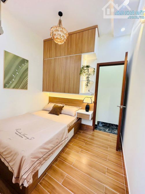 bán nhà hẻm 4m 16// nguyễn thiện thuât q3- 15m2 -3 tầng 2pn - 3ty950 TL - 2