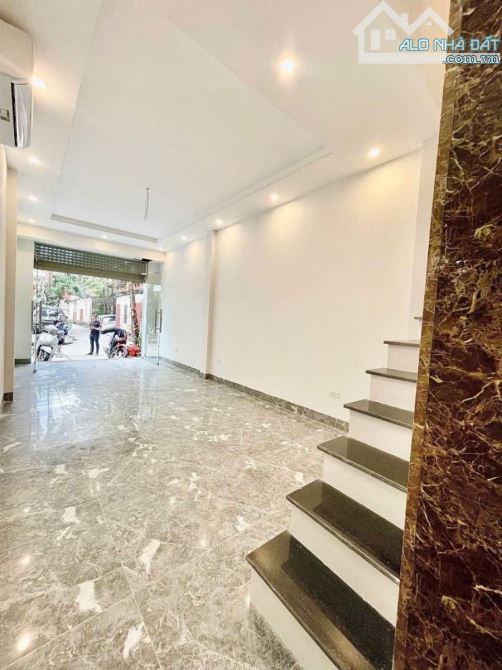 Cực kỳ hiếm! Ngọc Khánh, Ba Đình - phân lô ô tô tránh vỉa hè - có thang máy - 2