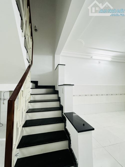 Dương Quảng Hàm - Gò Vấp - 48m2 - 2 Tầng - 6.xx tỷ - Hẻm Ôtô - Hoàn công - SHR - 2